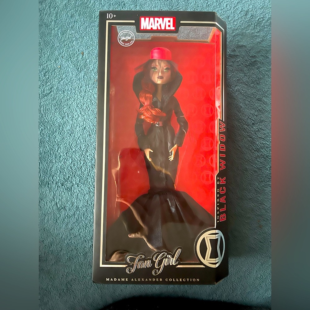Brand New in the box Marvel Fan Girl, Madame Alexander Collection